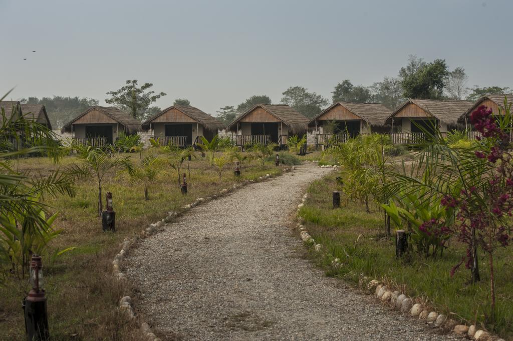 Siddhartha Wildlife Retreat Hotel Meghauli Exterior photo