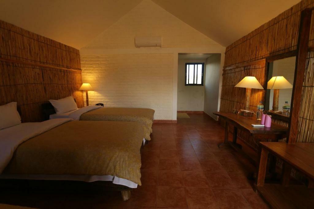 Siddhartha Wildlife Retreat Hotel Meghauli Exterior photo